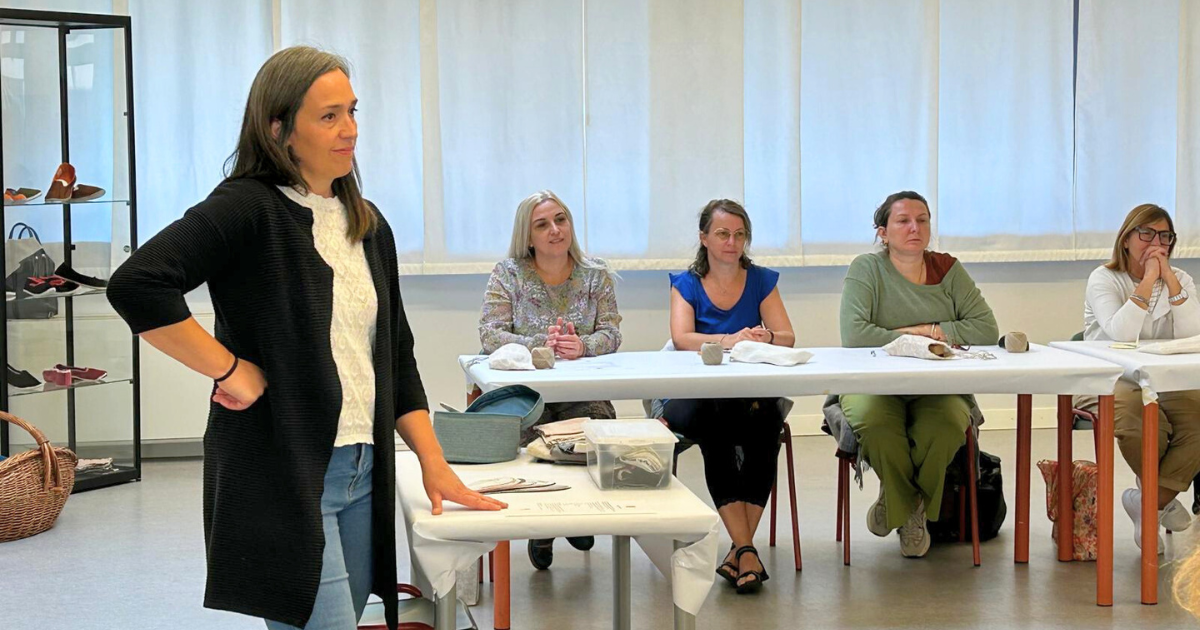 la classe e l'artigiana Elisa Mainardis